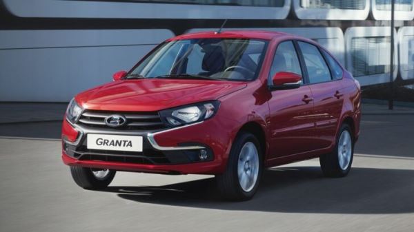 АвтоВАЗ обновил комплектации LADA Granta. Минимальные цены на лифтбек и универсал выросли на более чем 100 тысяч рублей