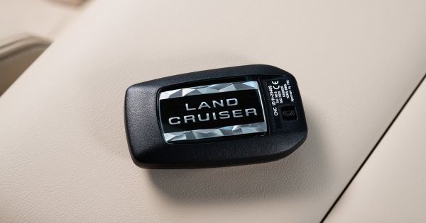 Toyota Land Cruiser 300 ждет обновление уже в этом году