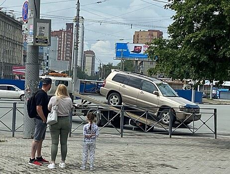 В Новосибирске за полгода на штрафстоянки эвакуировали 11,9 тыс автомобилей