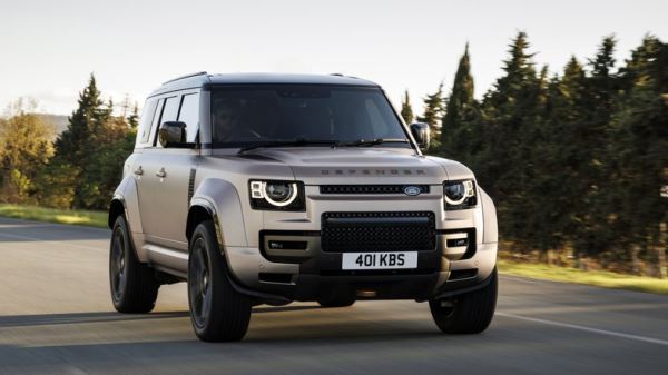 Land Rover выложил много фото флагманского Defender Octa