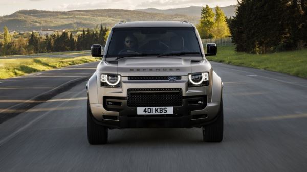 Land Rover выложил много фото флагманского Defender Octa