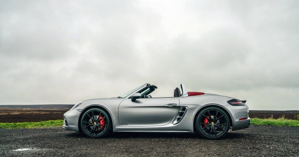 Самые доступные Porsche лишатся бензиновых моторов