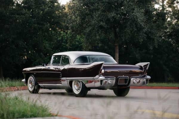 С торгов продали редкий Cadillac Eldorado Brougham