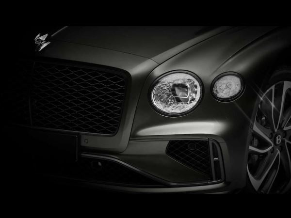 Bentley Flying Spur получил обновление и стал мощнее