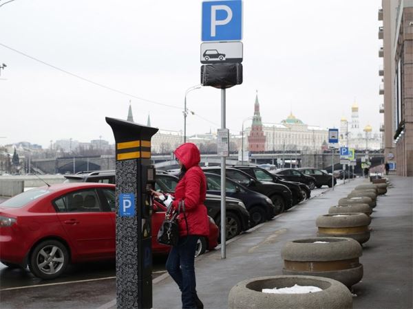 С 1 июля за парковку в центре Москвы придется платить больше