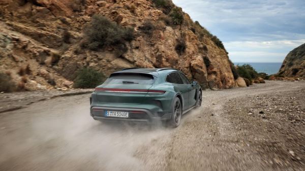 Porsche сократит производство электрокаров из-за падения спроса