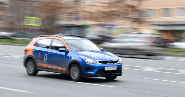 Водителям каршеринга будут автоматически снижать скорость в Москве